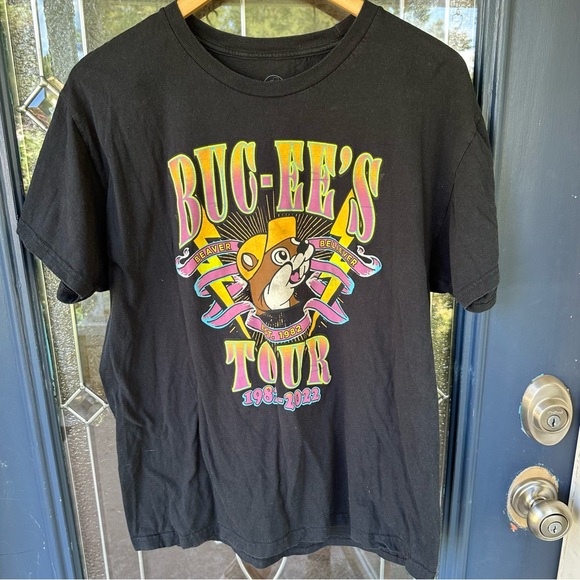 Buc-ees Tour Mens T shirt Black Large Graphic Print Short Sleeve 1982-2022 - Picture 1 of 9